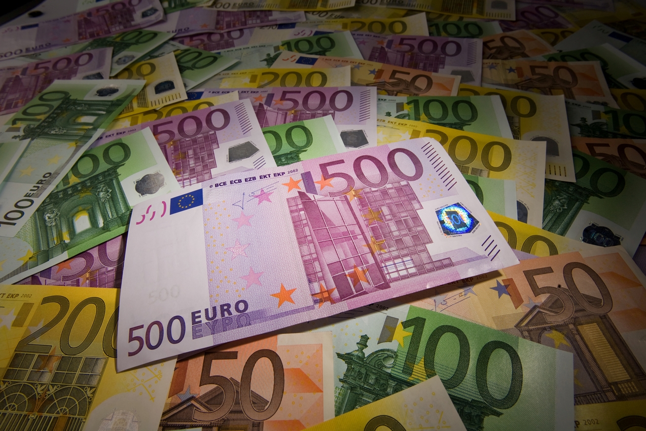 ΥΠΟΙΚ: Το πρωτογενές πλεόνασμα θα ξεπεράσει το 1 δισ. ευρώ