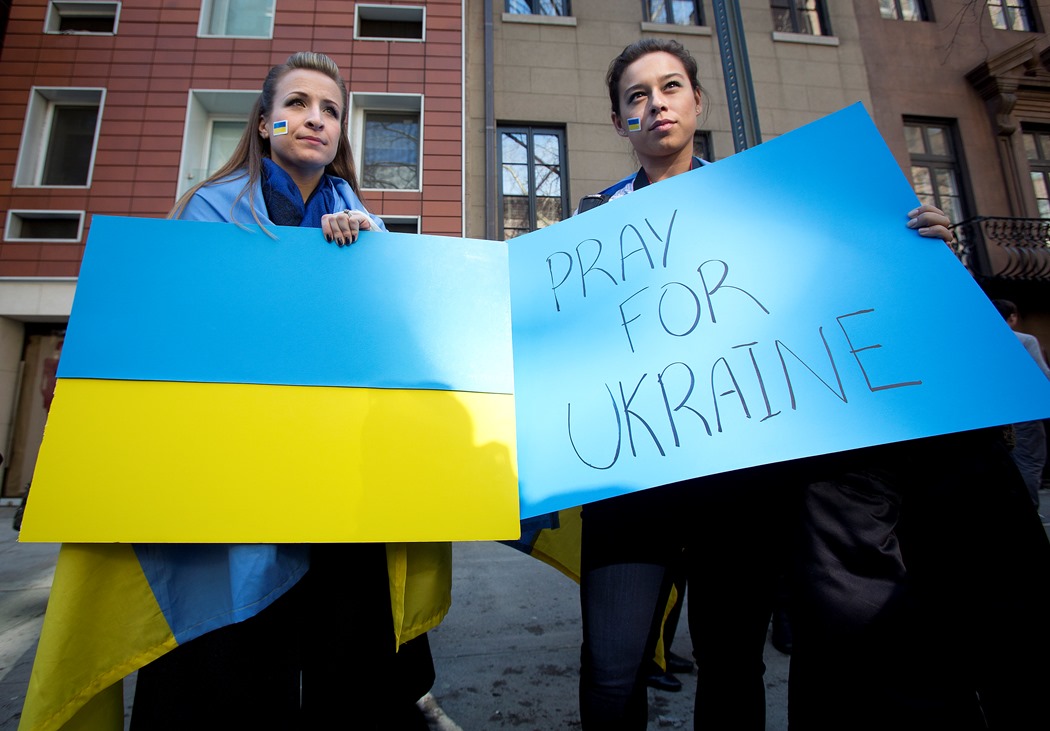 Ουκρανία: Και επίσημα στις «δαγκάνες» του ΔΝΤ