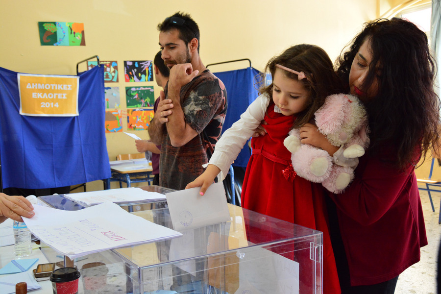 Προβάδισμα 3,9% του ΣΥΡΙΖΑ σε δημοσκόπηση της e-voice