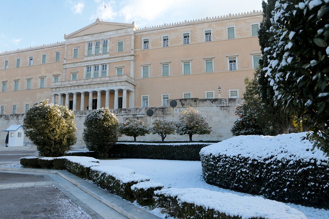 Στην Αττική η «Μήδεια»- Χιόνια και στο κέντρο της Αθήνας