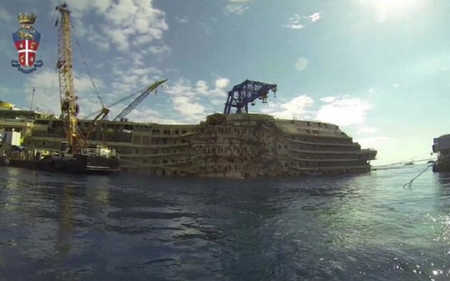 Βίντεο: Η βυθισμένη «πολιτεία» του Costa Concordia