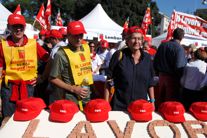 Στα «χαρακώματα» με τα συνδικάτα ο Ματέο Ρέντσι