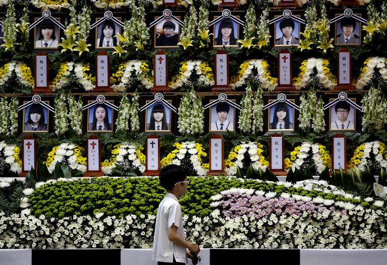 Θανατική ποινή για τον πλοίαρχο του Sewol ζητούν οι εισαγγελείς