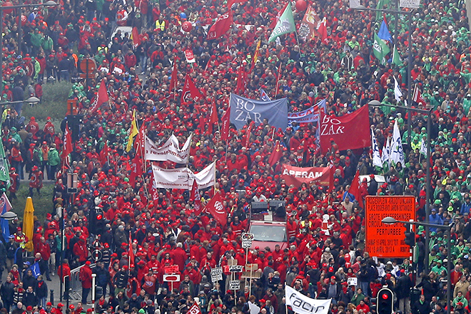 Περισσότεροι από 130.000 άτομα διαδήλωσαν κατά της λιτότητας στις Βρυξέλλες