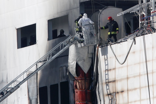 Εξαιρετικά αργά καίει η φωτιά στο Norman Atlantic – Βίντεο από το κατάστρωμα