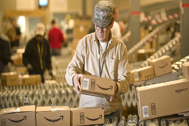 Γιατί η Amazon πληρώνει ώστε οι υπάλληλοι της να παρακολουθούν μαθήματα… νοσηλευτικής;