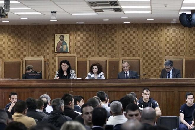 Σοβαρά επεισόδια στη δίκη της Χρυσής Αυγής