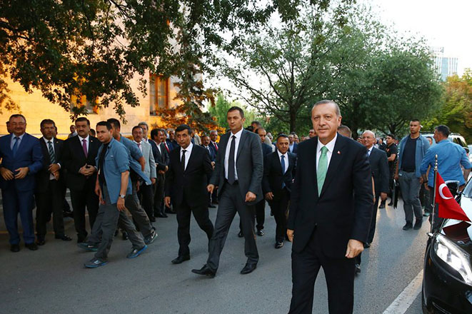 Ο Ερντογάν κατηγορεί ευθέως τη Δύση για το αποτυχημένο πραξικόπημα