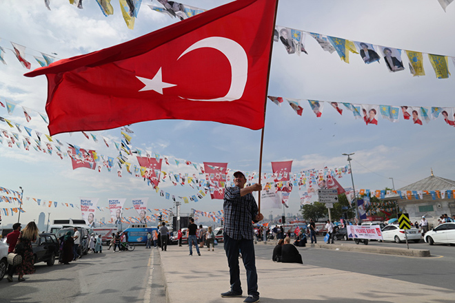 Στις κάλπες η Τουρκία – Ερντογάν και Ιντζέ ολοκλήρωσαν την προεκλογική εκστρατεία με μεγάλες συγκεντρώσεις
