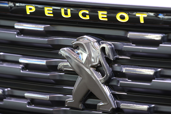 Ανοίγει ο δρόμος για τη συγχώνευση της Fiat Chrysler με την Peugeot