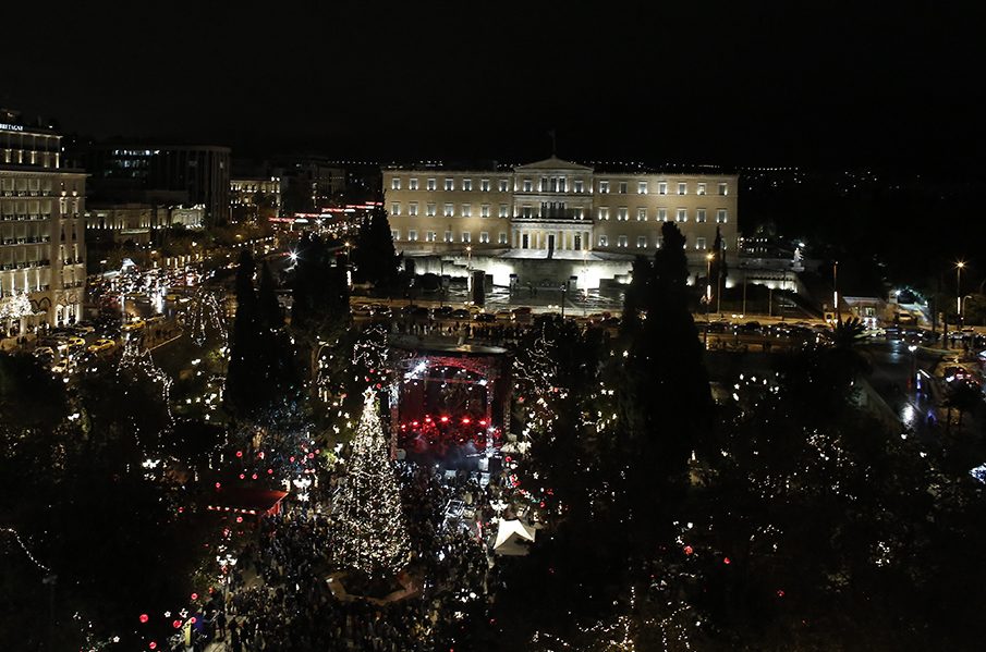 Με φαντασμαγορική γιορτή θα υποδεχτεί η Αθήνα το 2020, στο Σύνταγμα