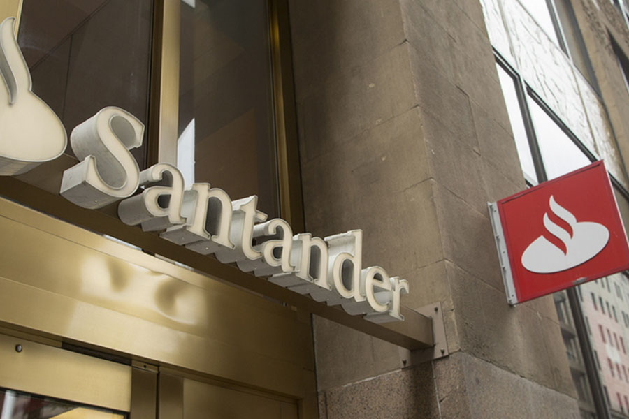 Οκταπλάσια άνοδος στα καθαρά κέρδη της Santander