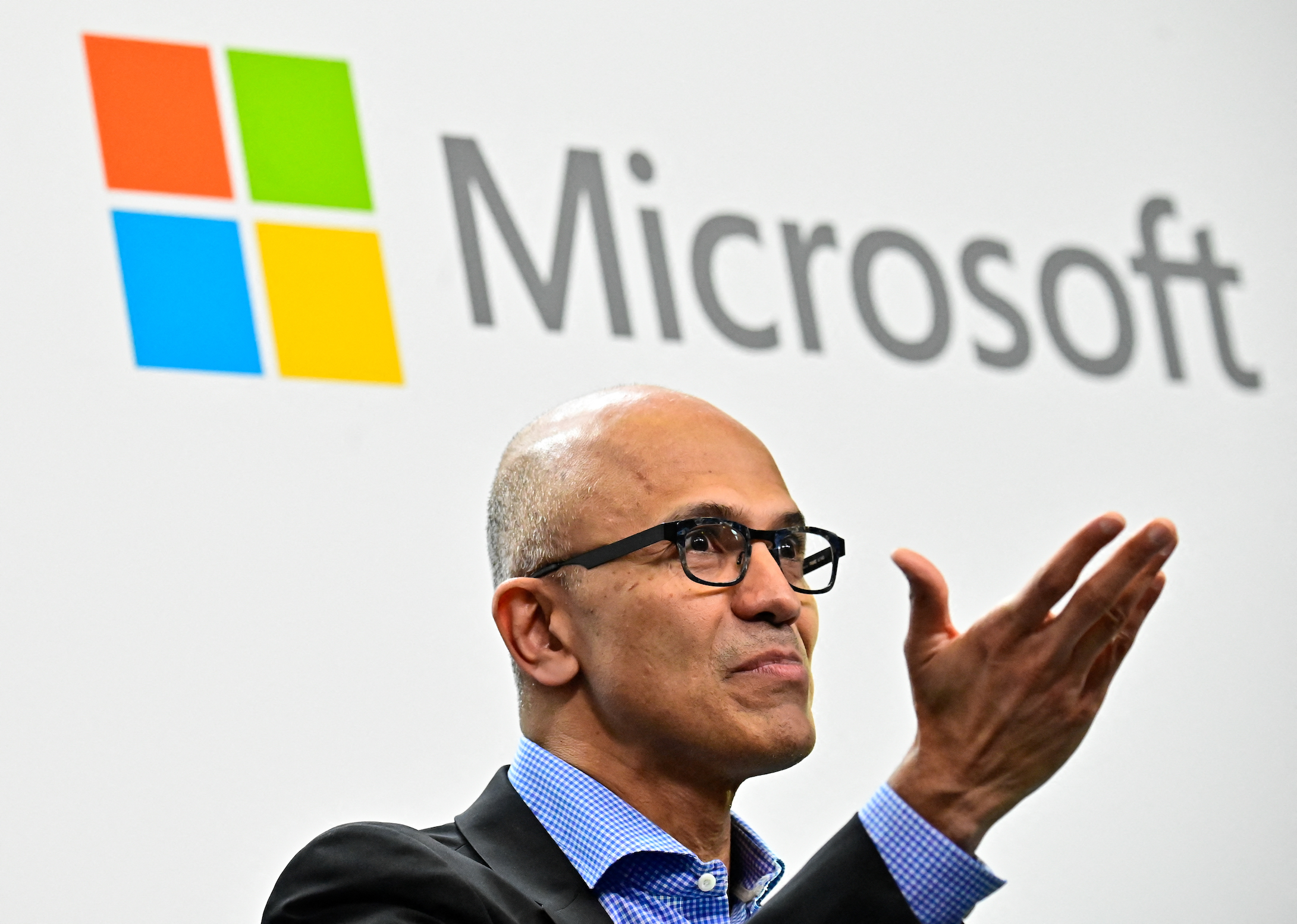 Πώς ο Satya Nadella απέρριψε τη νοοτροπία του «τα ξέρω όλα» και έγινε ο πιο αξιοθαύμαστος CEO του κόσμου