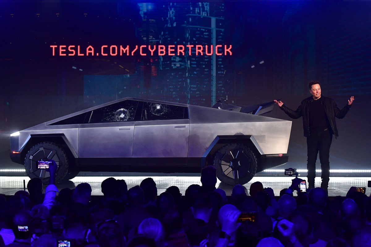 Γιατί η Tesla ανακαλεί σχεδόν 3.900 Cybertrucks στις ΗΠΑ