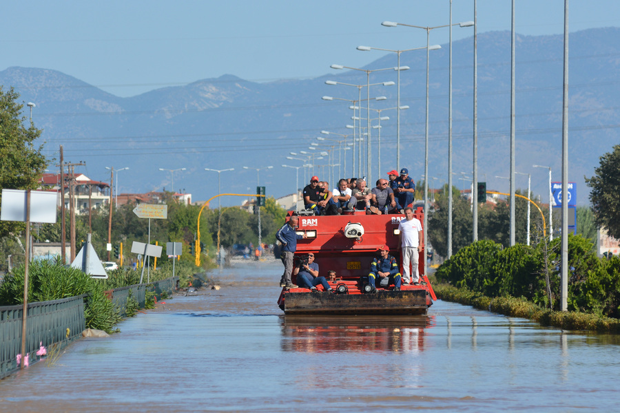 Πλημμύρες: Τουλάχιστον μέχρι την Πέμπτη κλειστή η Εθνική Οδός Αθηνών – Θεσσαλονίκης