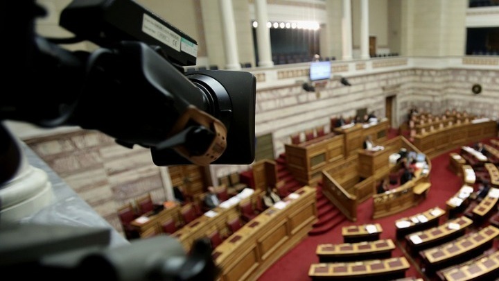 Live από τη Βουλή: Ανάπτυξη 2,9%, πρωτογενές πλεόνασμα 2,1% και μέτρα στήριξης 2,5 δισ ευρώ προβλέπει ο προϋπολογισμός