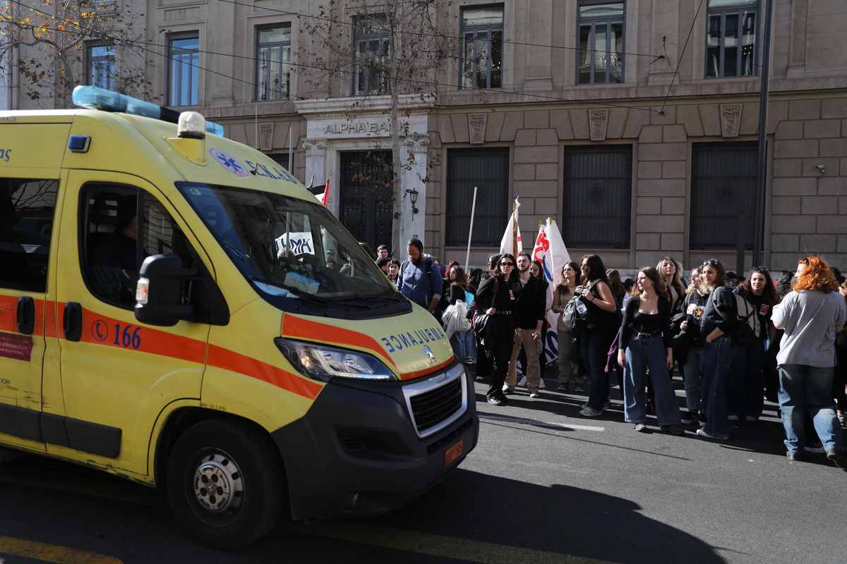 Πανεκπαιδευτικό συλλαλητήριο: Ένταση μεταξύ φοιτητών – Τουλάχιστον 7 τραυματίες