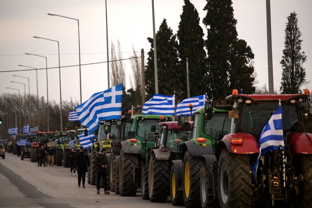 «Μπλόκο» Χρυσοχοΐδη στους αγρότες: «Όχι» με τα τρακτέρ στην Αθήνα