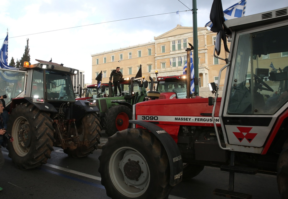 Αγρότες: Στην Αθήνα τα τρακτέρ για το συλλαλητήριο – Σε ισχύ πρόσθετες κυκλοφοριακές ρυθμίσεις