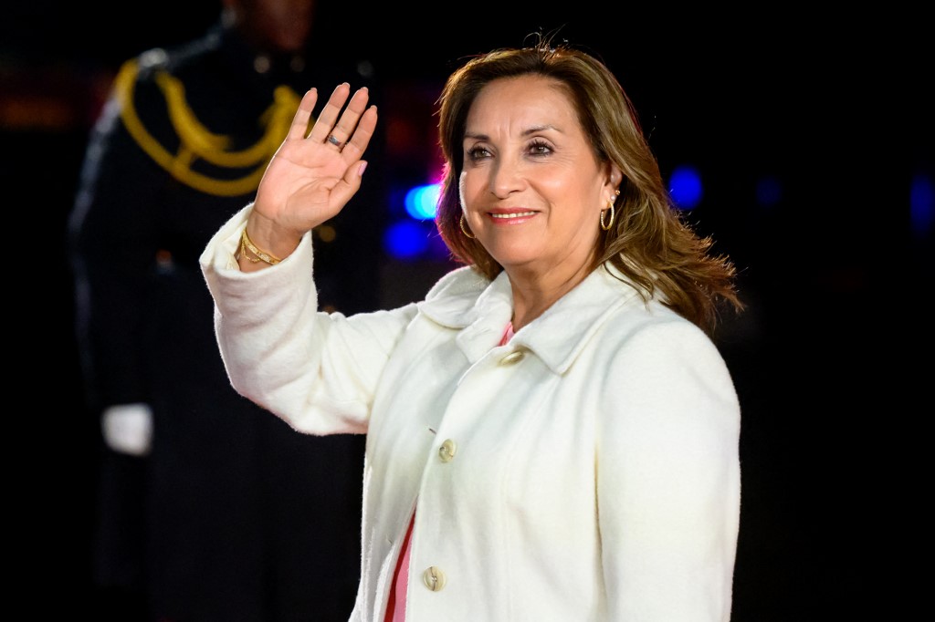 «Rolexgate»: Το σκάνδαλο που οδηγεί υπουργούς του Περού σε μαζικές παραιτήσεις
