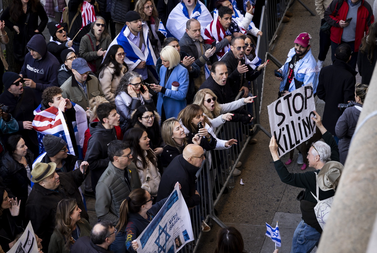 Προκλητικός ο Τραμπ: Συγκρίνει τις διαδηλώσεις για τη Γάζα στα πανεπιστήμια με τη συγκέντρωση της ακροδεξιάς στη Σάρλοτσβιλ