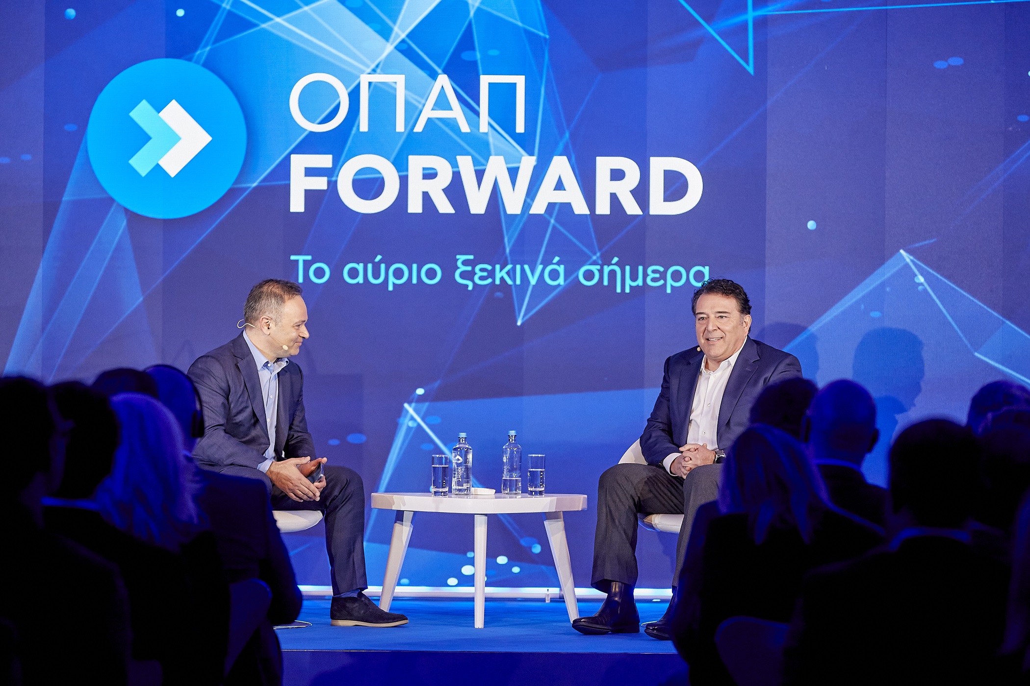 Fireside chat Μάρκου Βερέμη και Κώστα Μάλλιου σε εκδήλωση του ΟΠΑΠ Forward