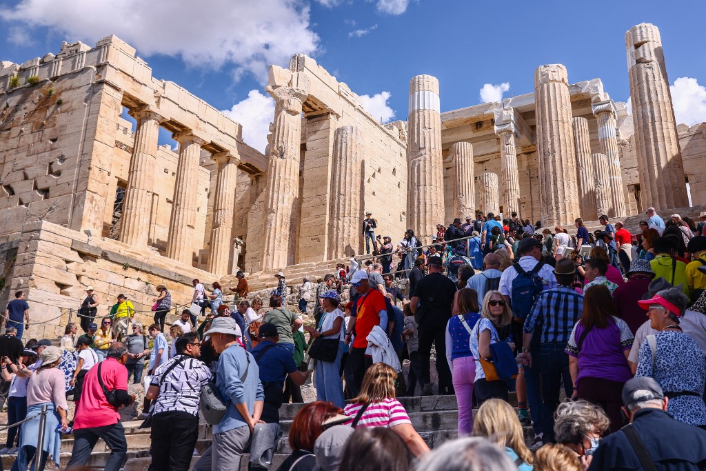 Γερμανικός Τύπος: Γιατί χάνουν τη ζωή τους τόσοι τουρίστες στην Ελλάδα;