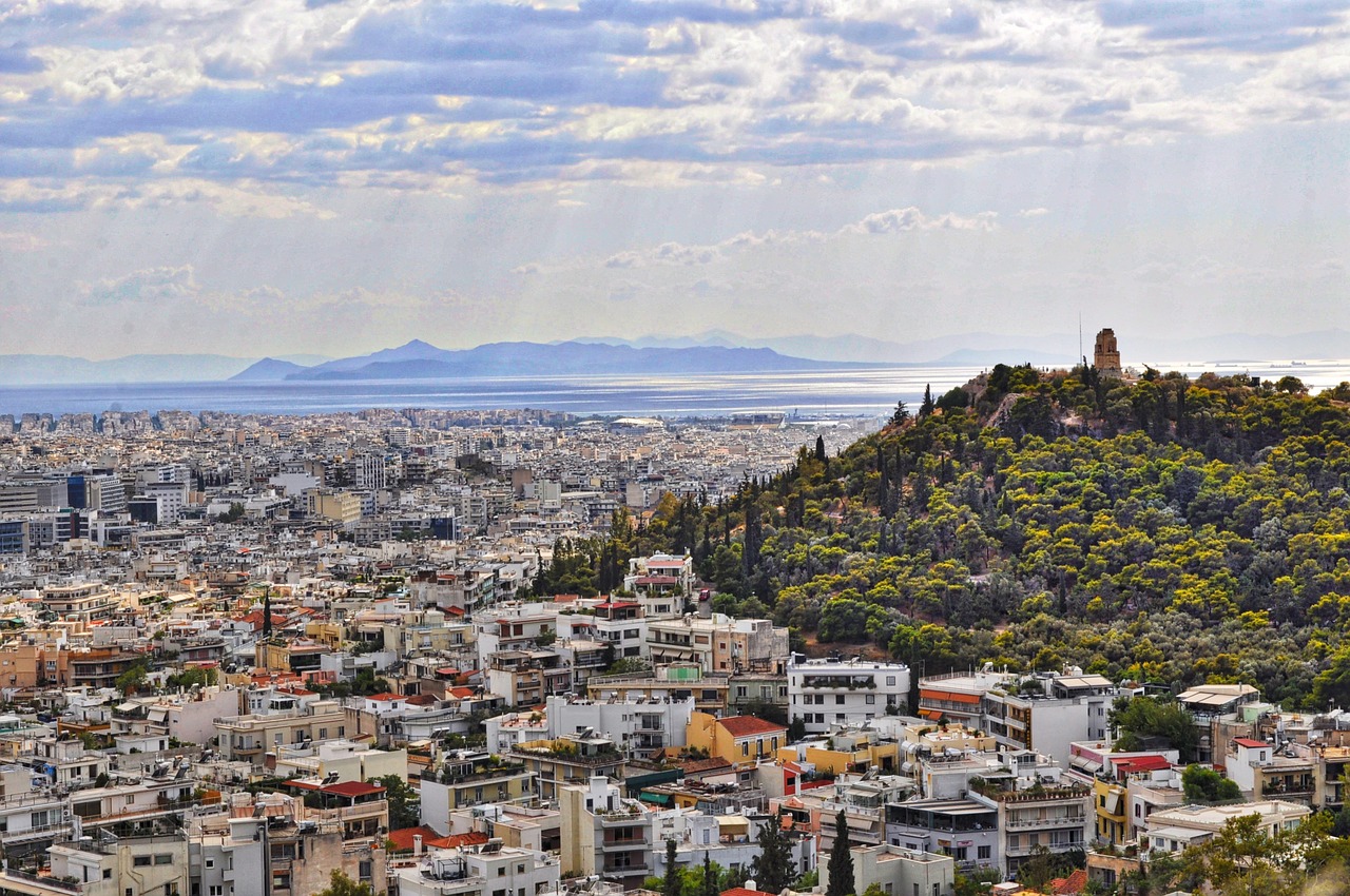 Εισοδήματα: Αυτές είναι οι πλουσιότερες και οι φτωχότερες περιφέρειες της Ελλάδας