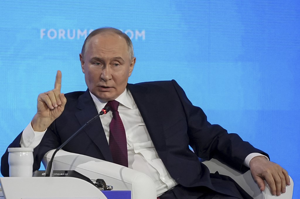 Το 40% του εμπορίου της Ρωσίας πραγματοποιείται σε ρούβλια, λέει ο Πούτιν – Παρά τις κυρώσεις «ανθεί» η οικονομία