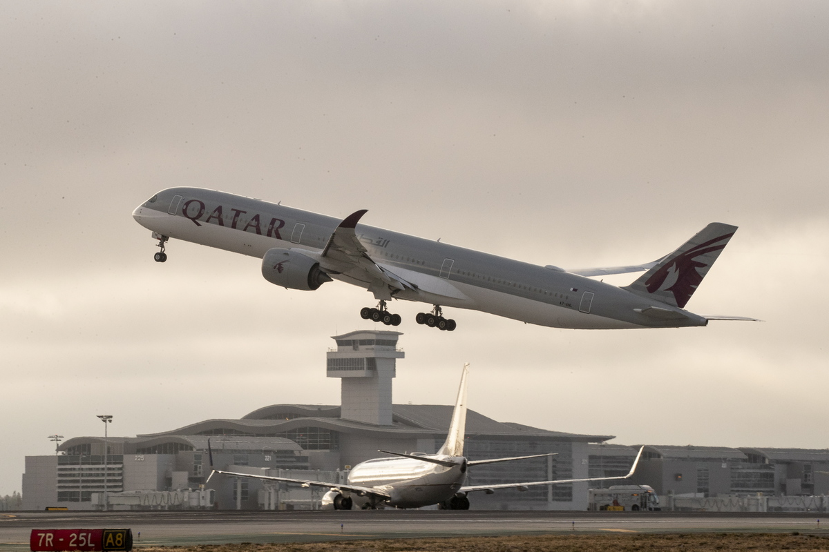 Η Qatar Airways θέλει να «πετάξει» στην αυστραλιανή αγορά με την εξαγορά της Virgin Australia