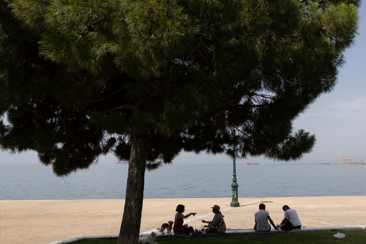 Ανεβαίνει η θερμοκρασία την Κυριακή – Έως 37 βαθμούς στην Αττική