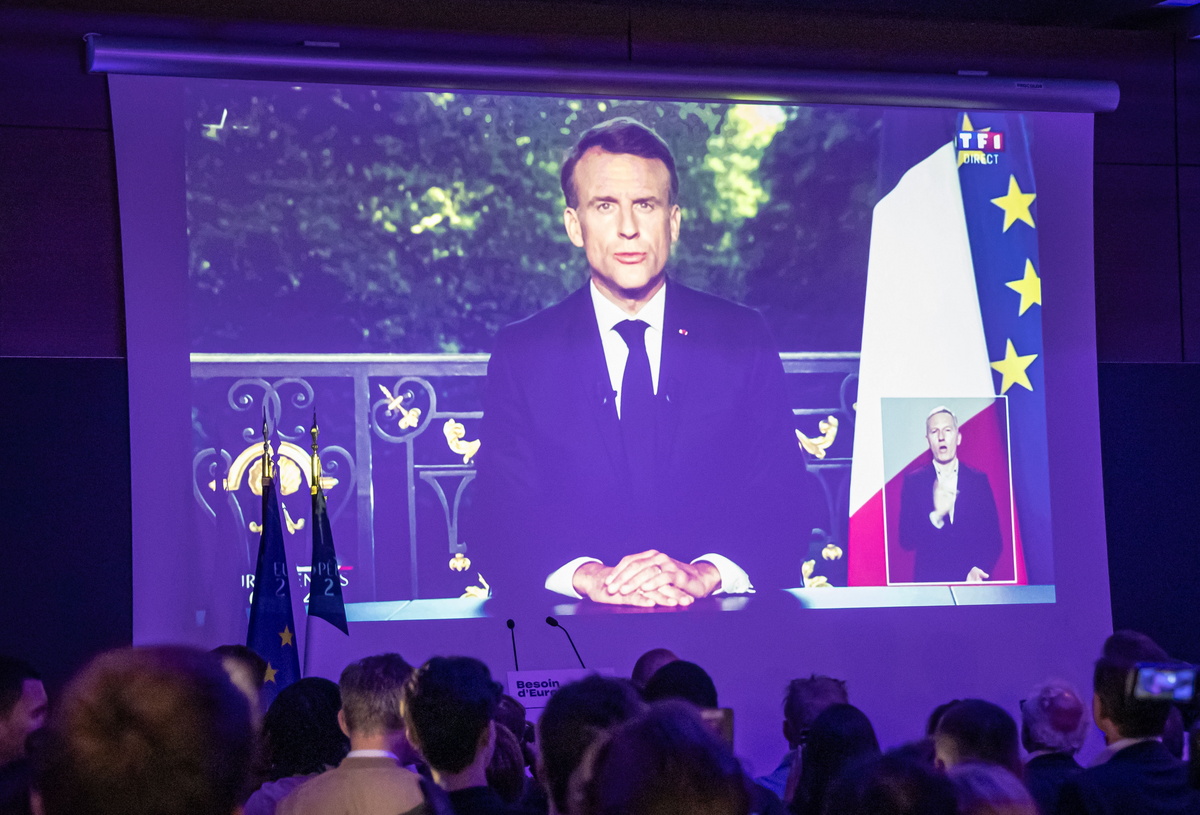 Γαλλία: «Fast track» προεκλογική εκστρατεία μετά το εκλογικό σοκ