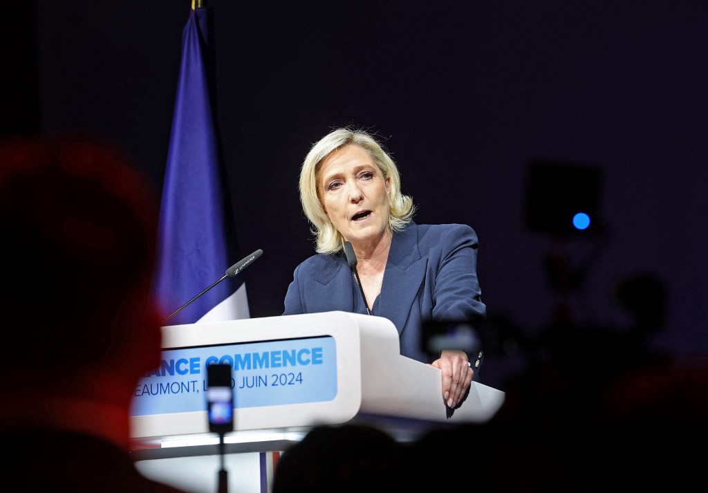 Εκλογές στη Γαλλία: Σχεδόν 180 υποψήφιοι αποσύρονται από τον δεύτερο γύρο λόγω της Λεπέν