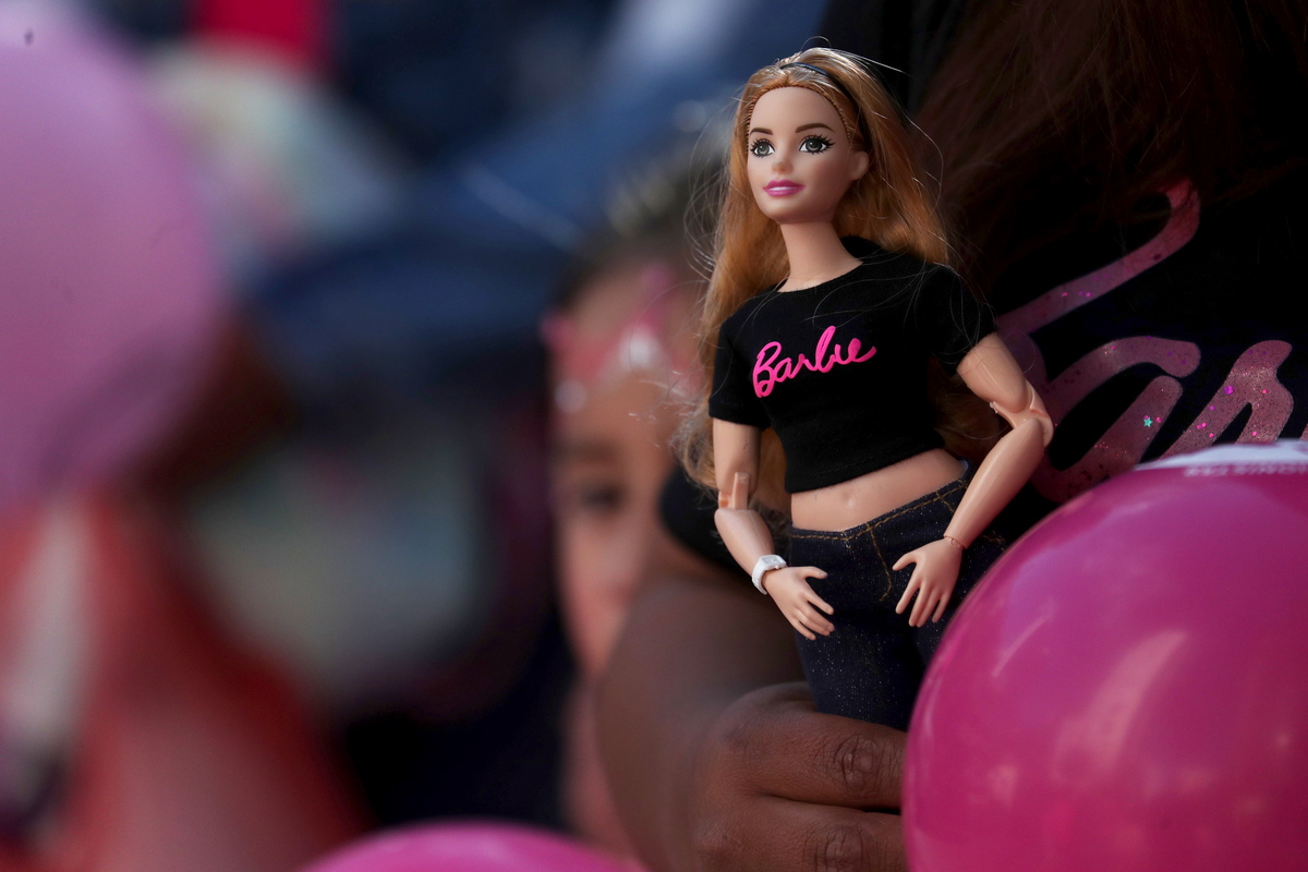 Mattel: Στα ράφια δύο νέες ξεχωριστές κούκλες Barbie