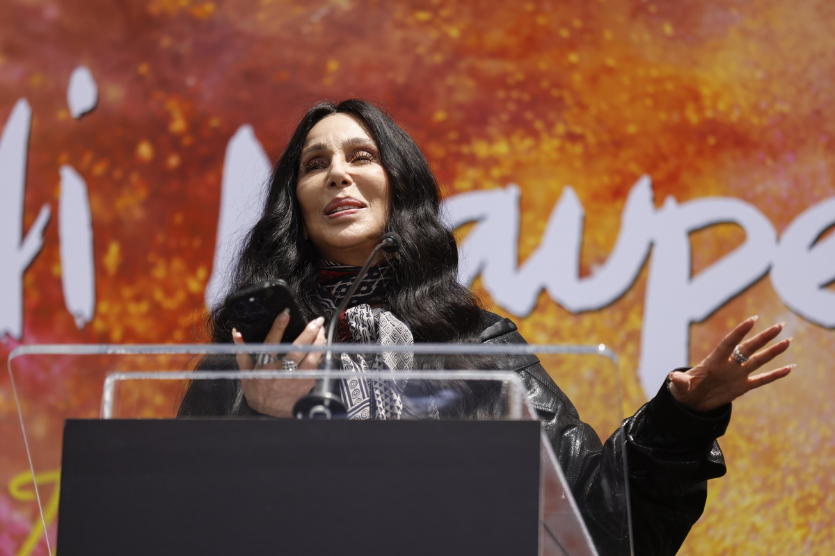 «Cher:The Memoir» – Πότε κυκλοφορεί η βιογραφία της εμβληματικής Σερ (pic)