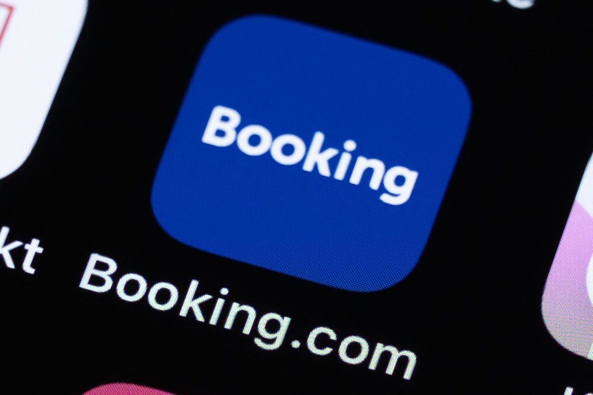 Booking.com: Δέχεται «χτυπήματα» από τις απευθείας κρατήσεις σε καταλύματα