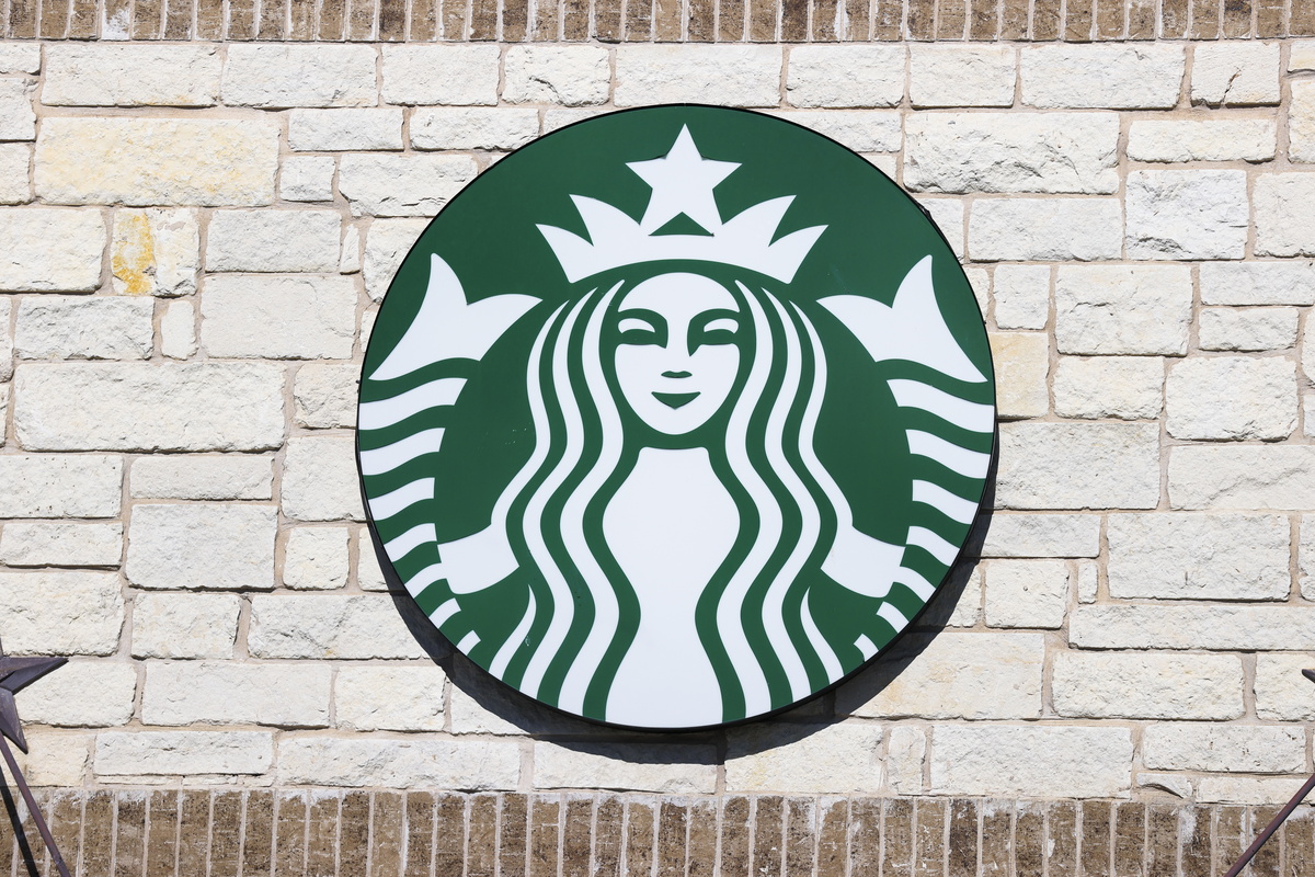 Starbucks: Πτώση 7% στα κέρδη το δ’ τρίμηνο. Απέσυρε το guidance