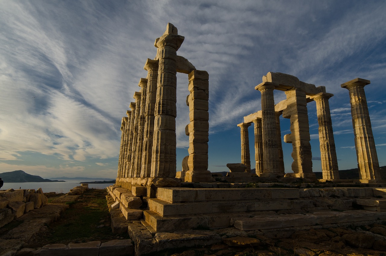 Ο Μητσοτάκης εγκαινιάζει τον νέο φωτισμό του ναού του Ποσειδώνα στο Σούνιο