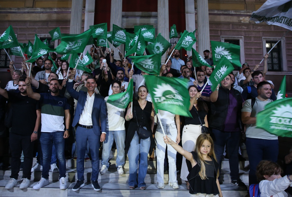 Η τελική μάχη για την ηγεσία του ΠΑΣΟΚ: Ζυμώσεις και προετοιμασίες πριν τον δεύτερο γύρο