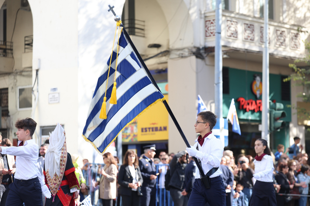 Οι δήμοι της Αττικής «ντύνονται» στα γαλανόλευκα και τιμούν την εθνική επέτειο	της 28ης Οκτωβρίου