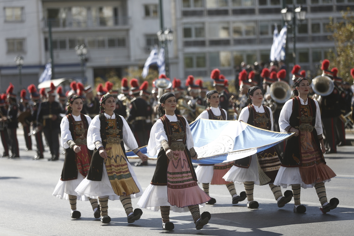 Ολοκληρώθηκε η μαθητική παρέλαση στην Αθήνα – Οι δηλώσεις που ακολούθησαν