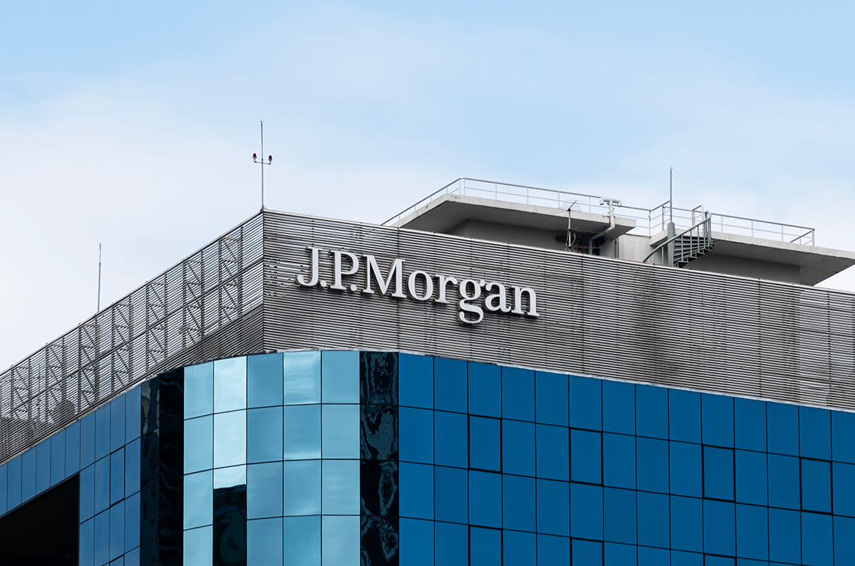 JP Morgan: Ελκυστικά σημεία εισόδου στις ελληνικές τράπεζες – Μεγάλες προοπτικές παρά τους κινδύνους