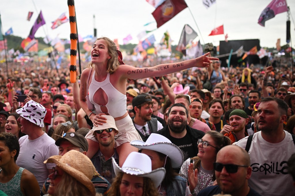 Glastonbury 2025: Σε πόση ώρα εξαντλήθηκαν τα εισιτήρια για το περίφημο φεστιβάλ