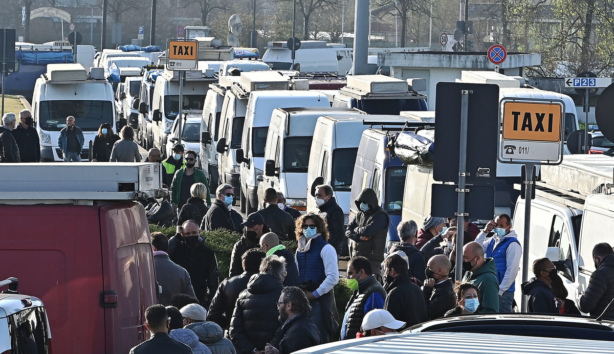 Γενική απεργία την Παρασκευή στην Ιταλία – Οι διαμαρτυρίες προς την κυβέρνηση Μελόνι