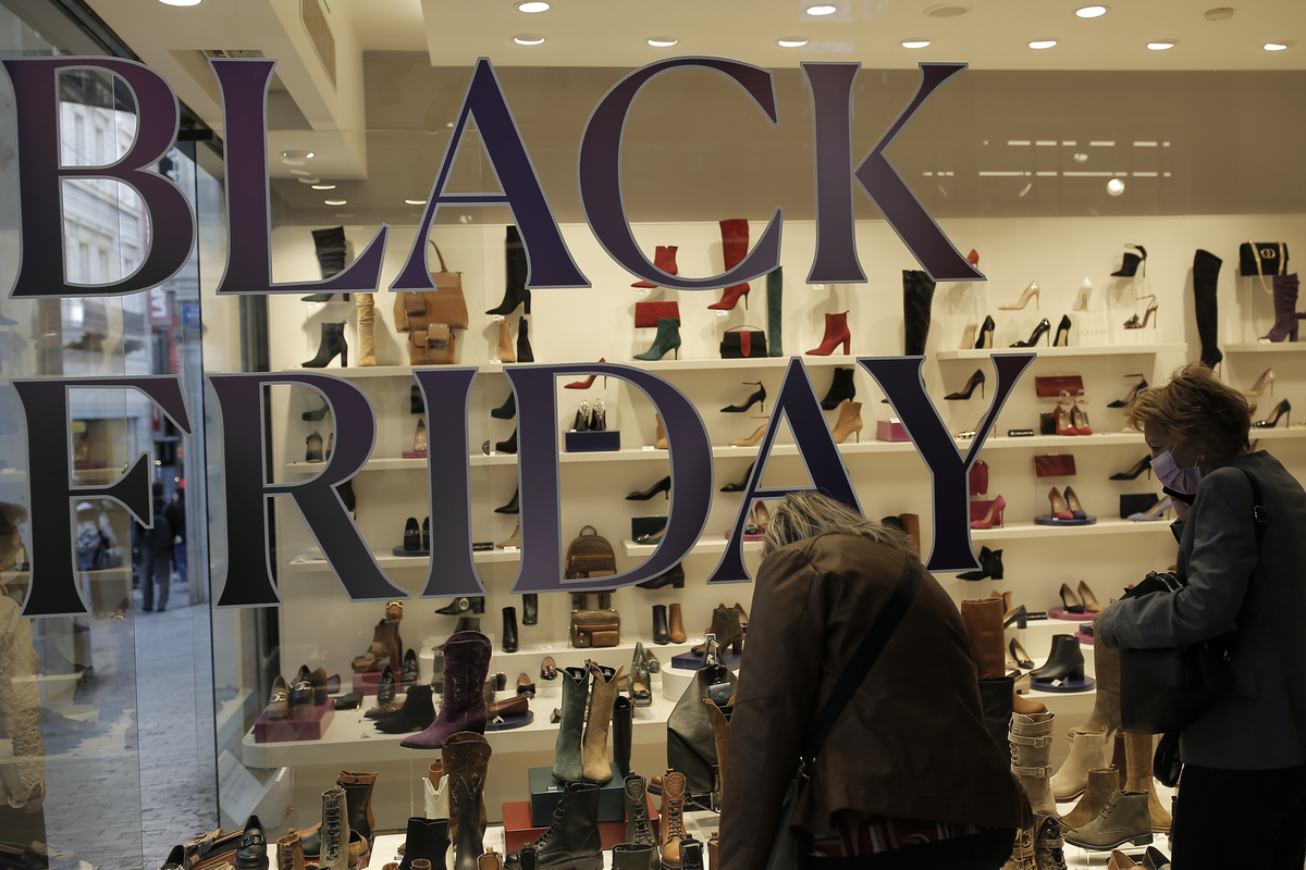 Black Friday: Έφτασε η ημέρα των μεγάλων προσφορών – Τι να προσέξετε – Οδηγός για έξυπνες αγορές