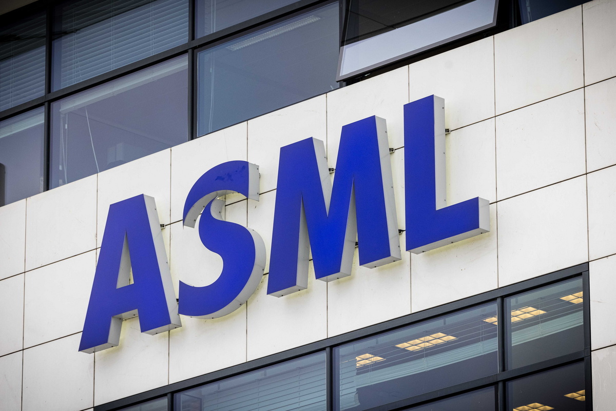 ASML