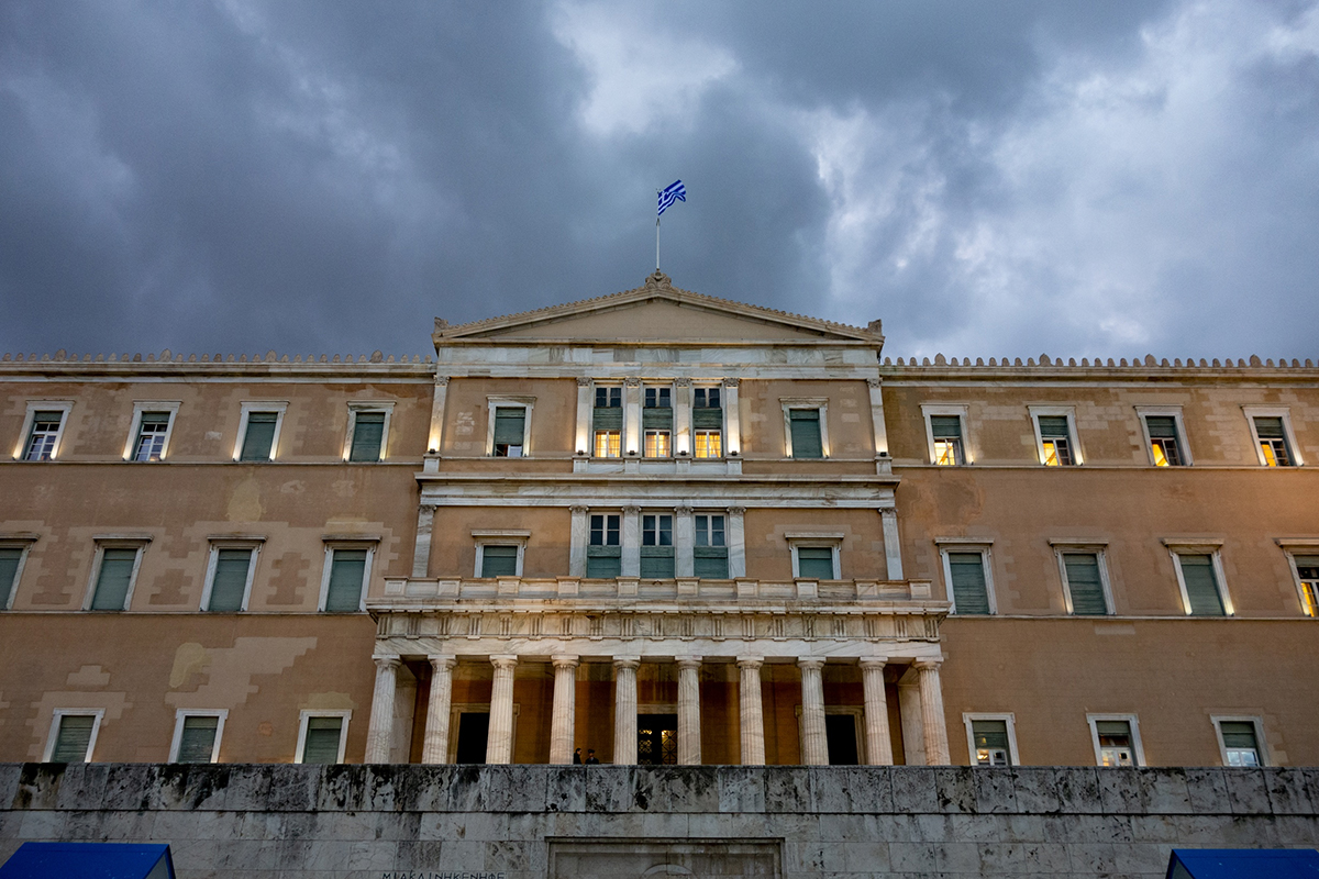 Νέο φορολογικό: Σε ποιες περιπτώσεις καταργείται ο ΕΝΦΙΑ – Οι 12+12 μειώσεις φόρων και αυξήσεις αποδοχών