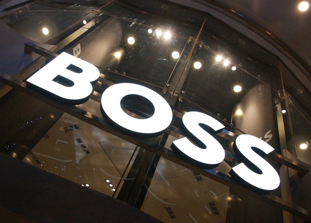 Η Hugo Boss «ρίχνει άγκυρα» στη Μύκονο