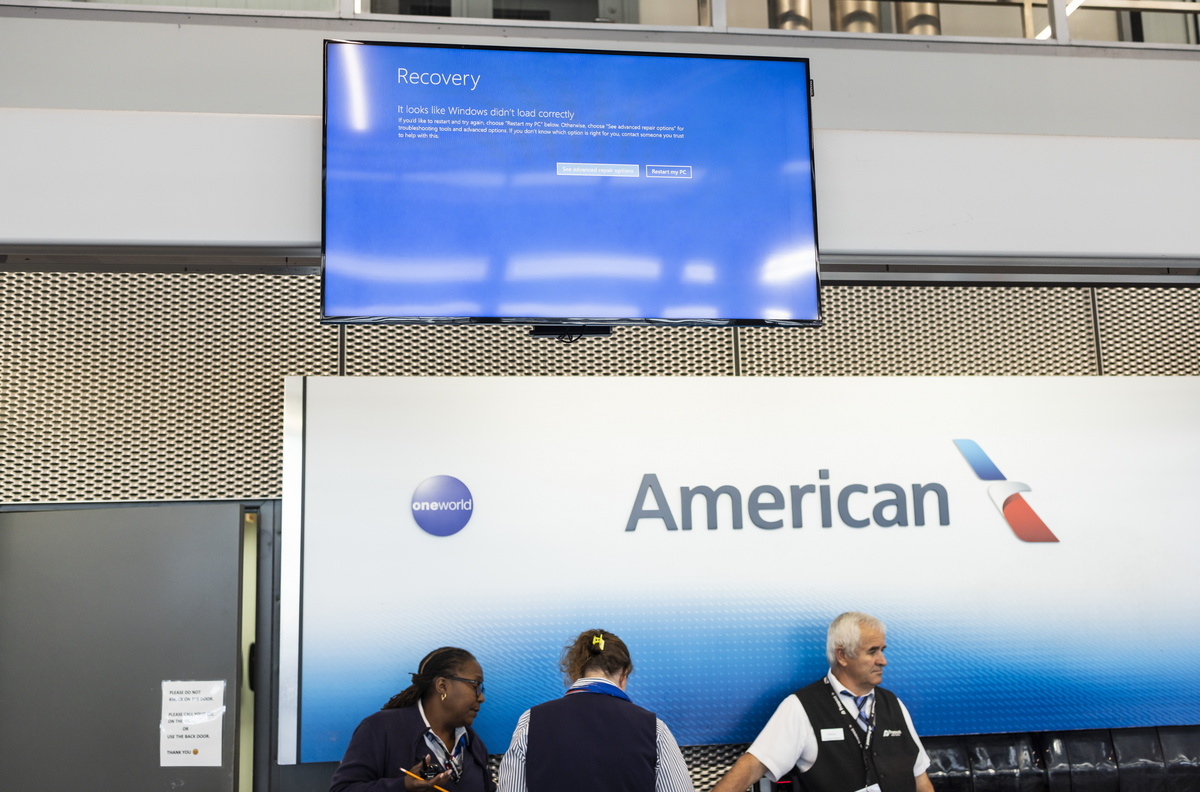 American Airlines: Αποκαταστάθηκε η εναέρια κυκλοφορία μετά το τεχνικό πρόβλημα που «παρέλυσε» όλο τον στόλο της