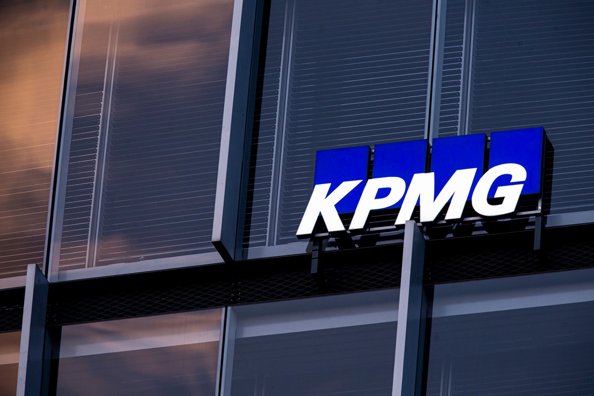 KPMG: 28th HR Symposium – Ένα «μαγικό» παιχνίδι επί σκηνής από τον Κ. Καρυπίδη